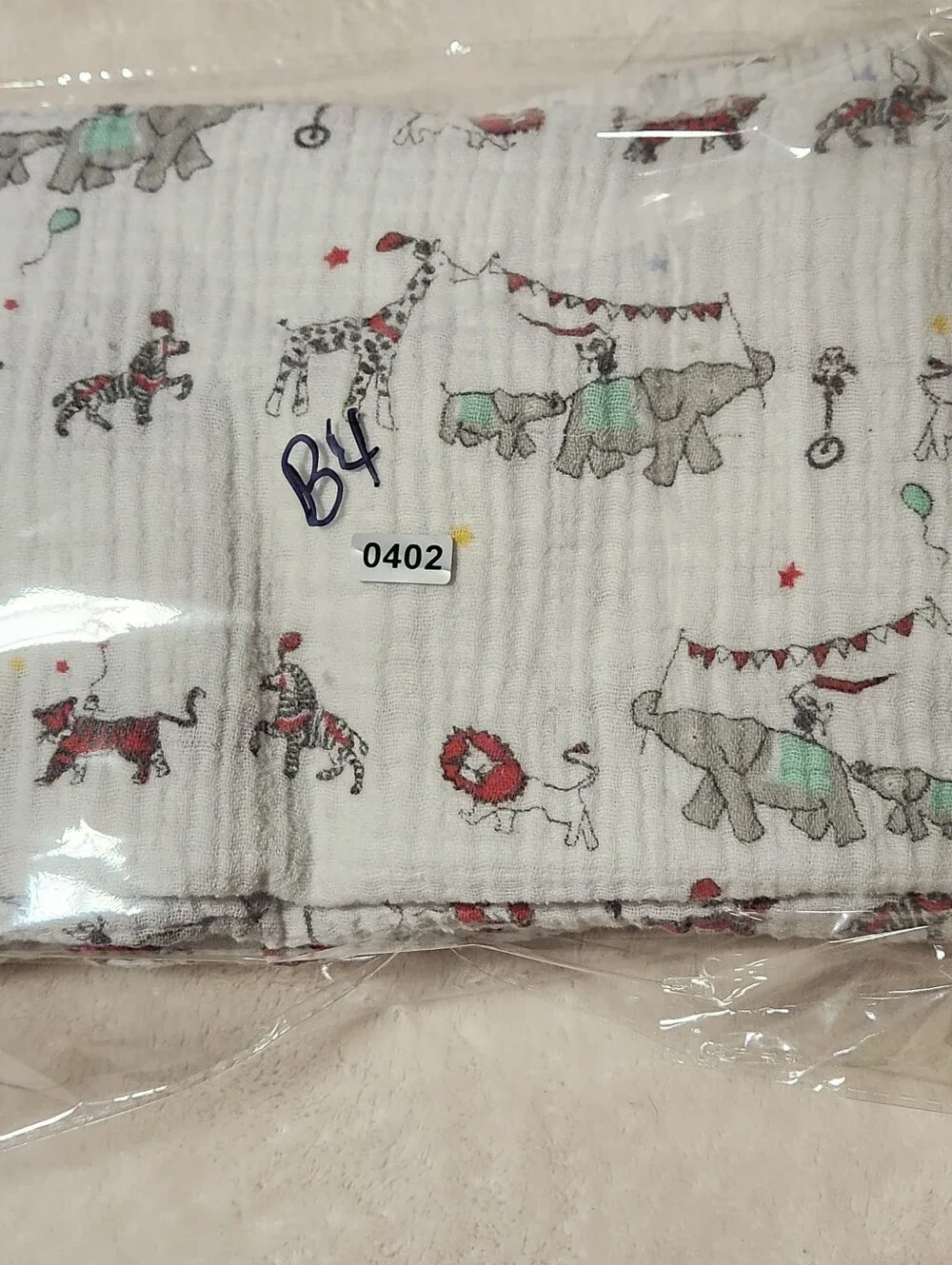 Aden + Anais Zoo Circus Animals Muslin Swaddle Baby Recieving Blanket